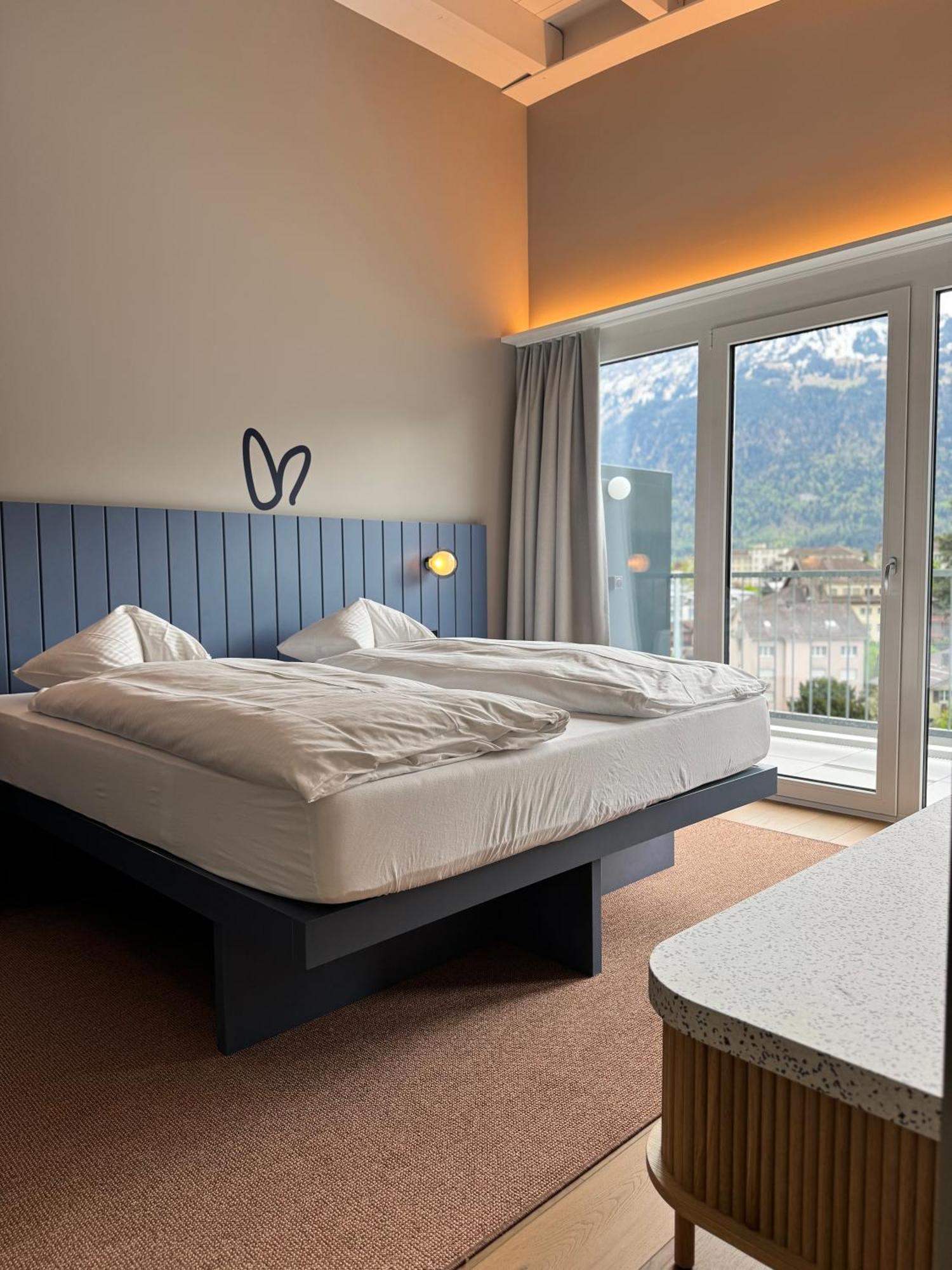 Hop Apartments & Suites Unterseen Bagian luar foto