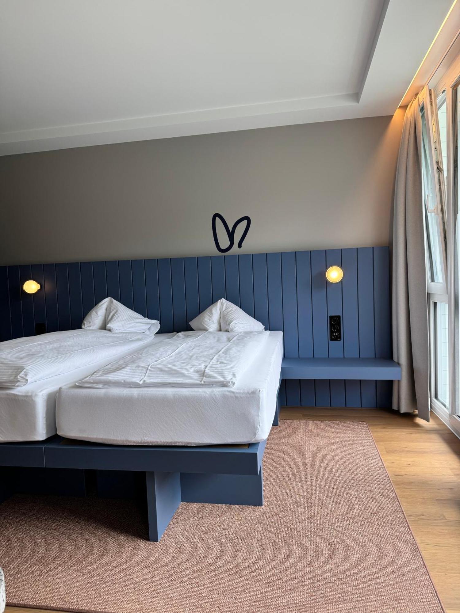 Hop Apartments & Suites Unterseen Bagian luar foto