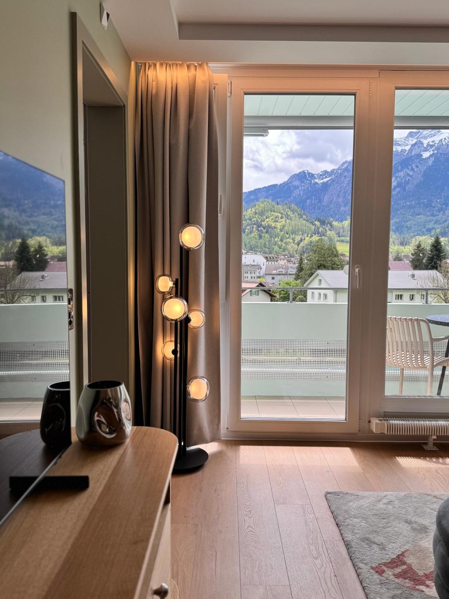 Hop Apartments & Suites Unterseen Bagian luar foto
