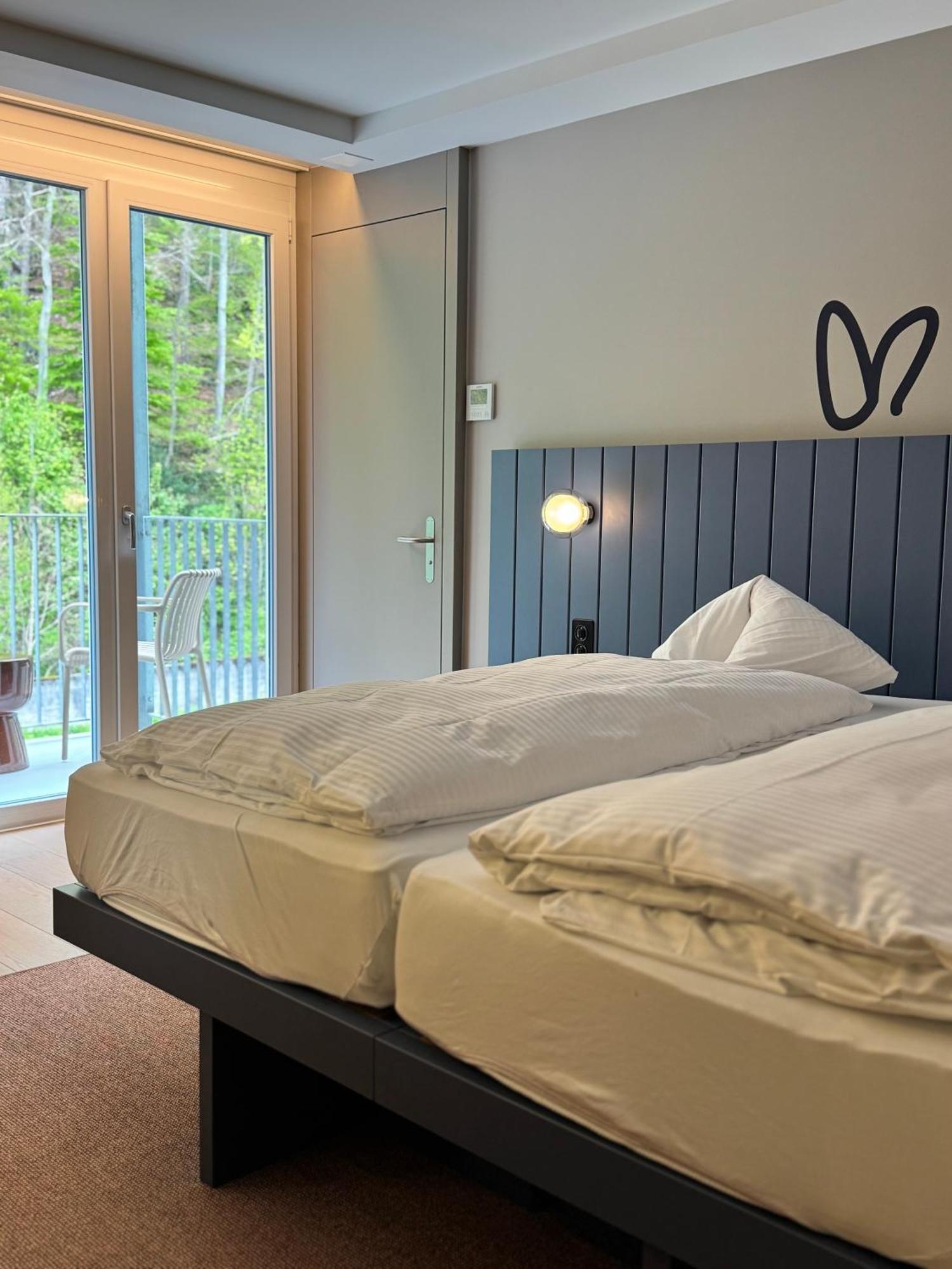 Hop Apartments & Suites Unterseen Bagian luar foto