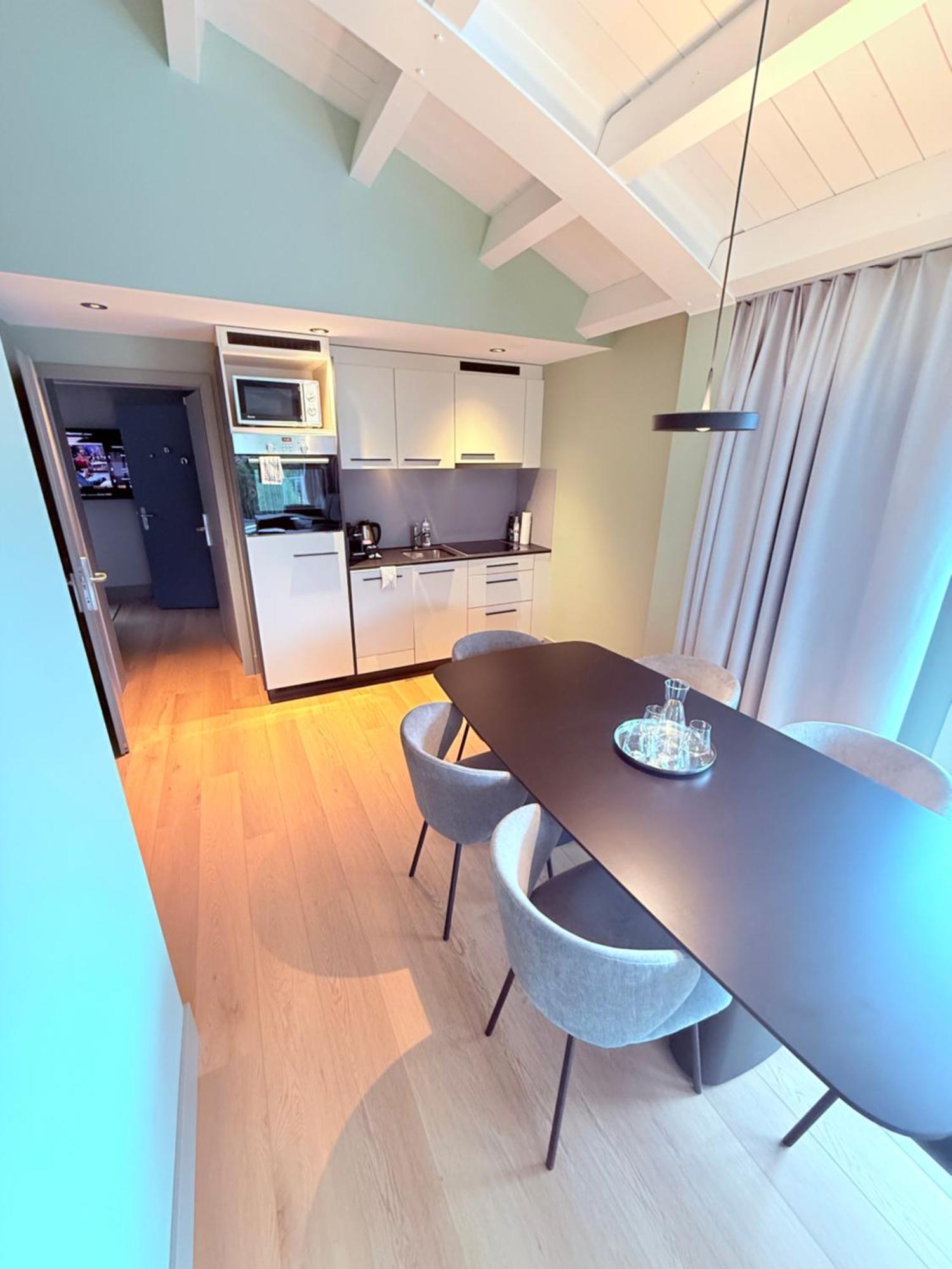 Hop Apartments & Suites Unterseen Bagian luar foto