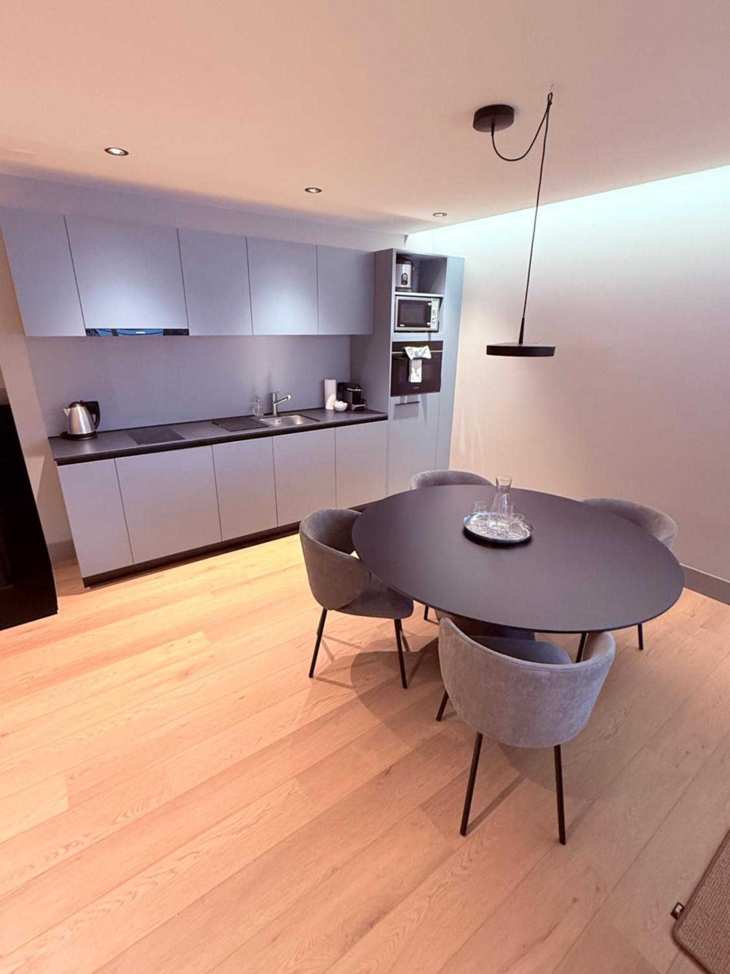 Hop Apartments & Suites Unterseen Bagian luar foto