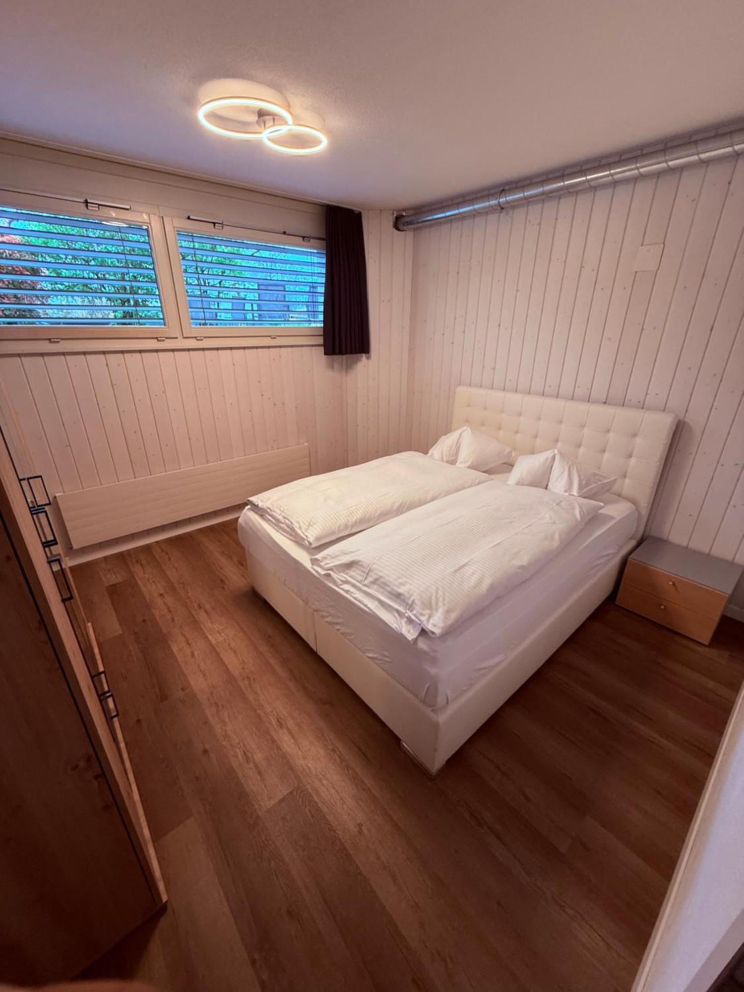Hop Apartments & Suites Unterseen Bagian luar foto