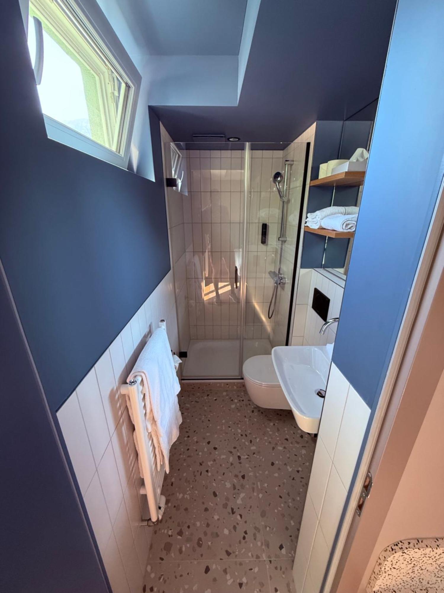 Hop Apartments & Suites Unterseen Bagian luar foto