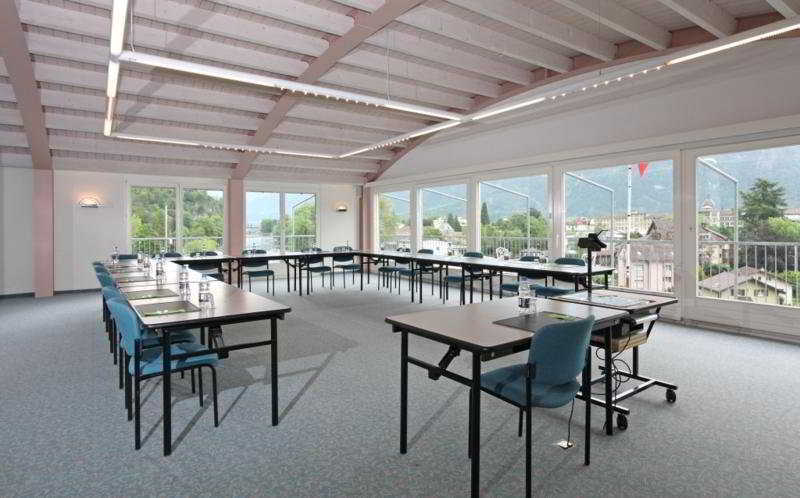 Hop Apartments & Suites Unterseen Bagian luar foto